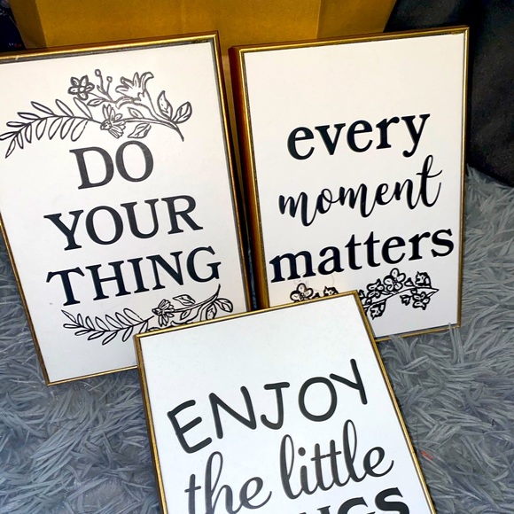 decor - Picture 1 of 1